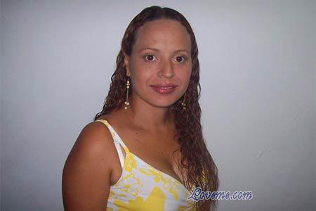 104007 - Ederildis Leeftijd: 34 - Colombia