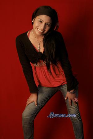 107454 - Liliana Leeftijd: 22 - Peru