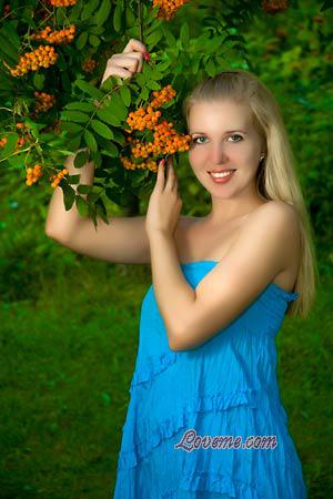 110368 - Elena Leeftijd: 26 - Oekra&iuml;ne