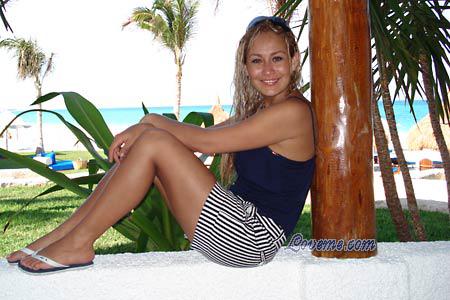 111004 - Leidy Leeftijd: 31 - Costa Rica