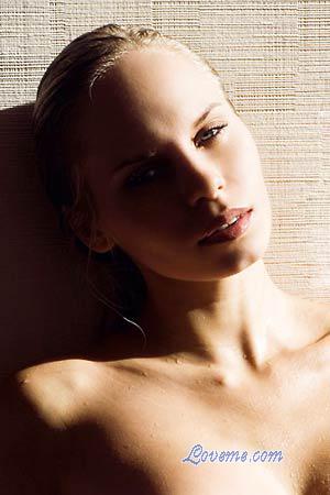 117645 - Alexandra Leeftijd: 23 - Oekra&iuml;ne