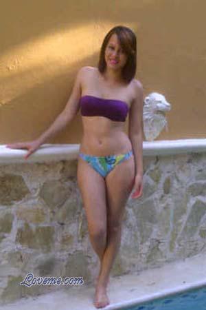 132469 - Wilnelia Leeftijd: 22 - Dominican Republic