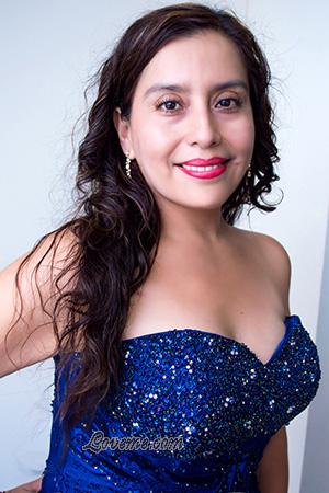 170397 - Roxana Leeftijd: 45 - Peru