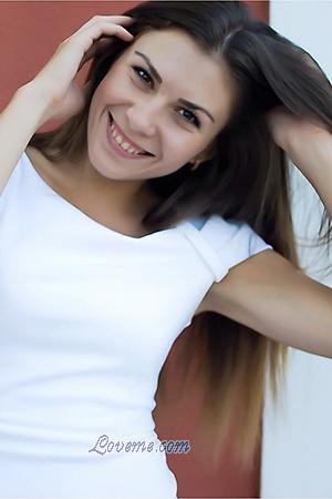 174084 - Julia Leeftijd: 28 - Oekra&iuml;ne