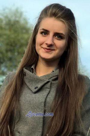 179449 - Alina Leeftijd: 25 - Wit-Rusland
