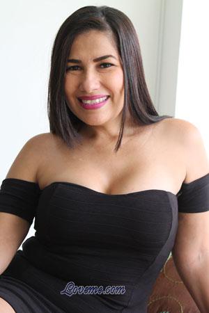 180076 - Tatiana Leeftijd: 43 - Colombia