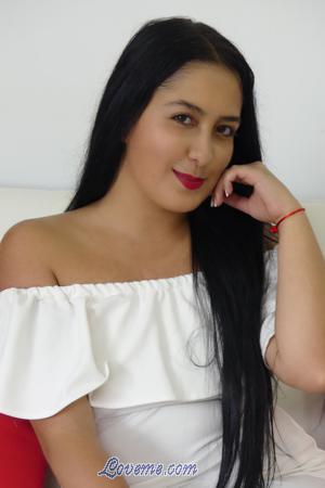 182974 - Angie Daniela Leeftijd: 28 - Colombia