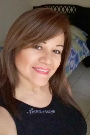 183622 - Laura Leeftijd: 58 - Costa Rica