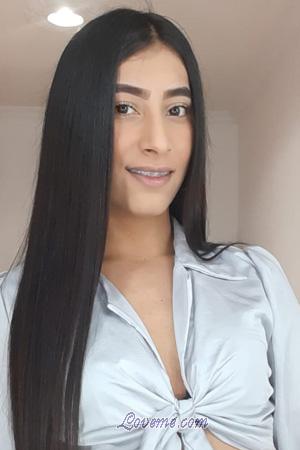 204579 - Laura Leeftijd: 24 - Colombia