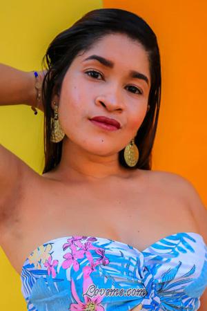 207179 - Aida Leeftijd: 33 - Colombia