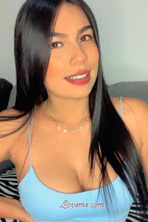 207414 - Daniela Leeftijd: 30 - Costa Rica