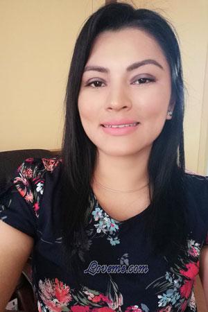 208278 - Ivannia Leeftijd: 43 - Costa Rica