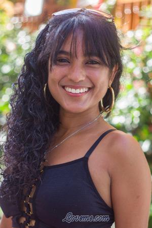 209947 - Yina Leeftijd: 33 - Colombia