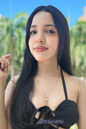 215116 - Daniela Leeftijd: 28 - Colombia
