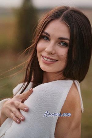 223451 - Sofiia Leeftijd: 21 - Oekraïne