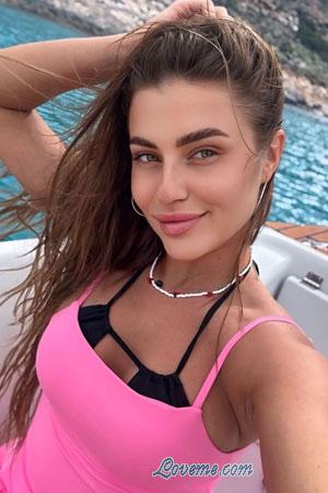 223768 - Iryna Leeftijd: 28 - Oekraïne
