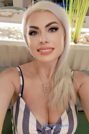 224368 - Elena Leeftijd: 42 - Moldavië