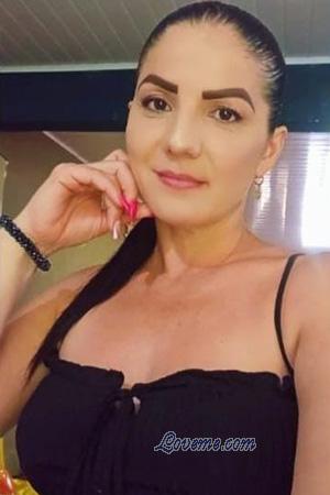 224503 - Kristy Leeftijd: 41 - Costa Rica