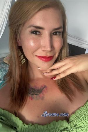 225110 - Catalina Leeftijd: 40 - Costa Rica