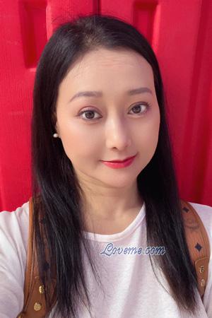 225137 - Lily Leeftijd: 51 - China