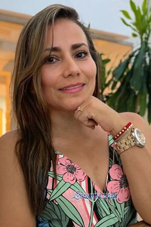 225201 - Yeris Leeftijd: 44 - Colombia