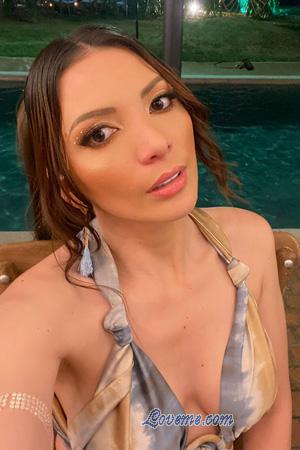 225432 - Laura Leeftijd: 34 - Colombia