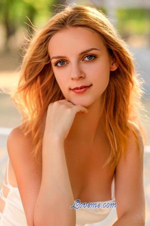 225583 - Daria Leeftijd: 20 - Oekraïne