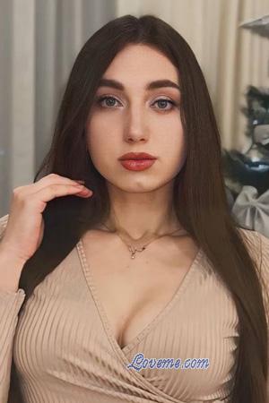 225598 - Nataliia Leeftijd: 25 - Oekraïne