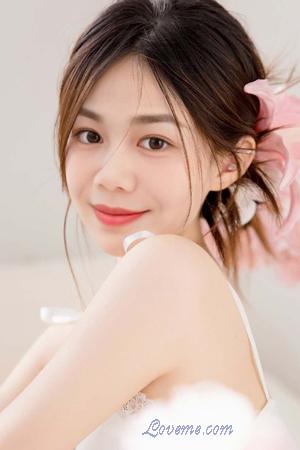 225623 - Daisy Leeftijd: 47 - China