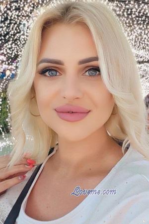 225961 - Alena Leeftijd: 39 - Oekra&iuml;ne