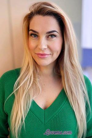 225973 - Svitlana Leeftijd: 48 - Oekra&iuml;ne