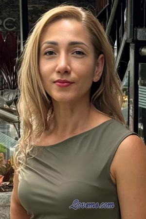 226010 - Victoria Leeftijd: 49 - Colombia