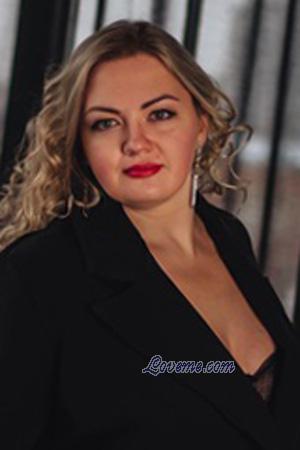 226096 - Olena Leeftijd: 46 - Oekra&iuml;ne