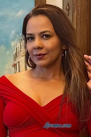 226108 - Alejandra Leeftijd: 46 - Colombia