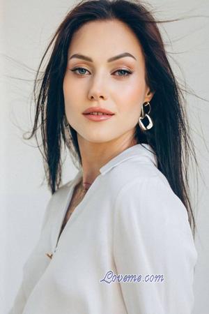 226540 - Dariia Leeftijd: 35 - Oekra&iuml;ne