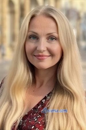 226607 - Anzhela Leeftijd: 55 - Oekra&iuml;ne