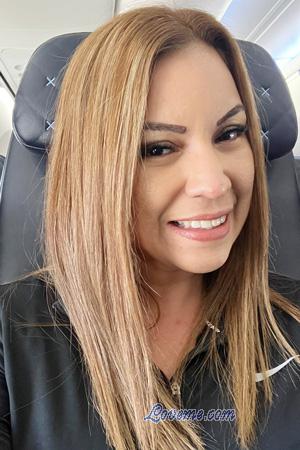 226838 - Evelyn Leeftijd: 46 - Costa Rica