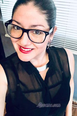 226845 - Elizabeth Leeftijd: 39 - Mexico