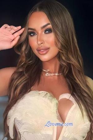 226981 - Beatriz Leeftijd: 23 - Brazil