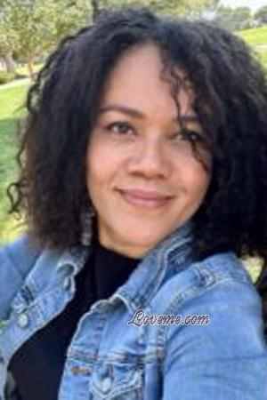 227000 - Thannia Leeftijd: 39 - Costa Rica