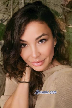 227048 - Irina Leeftijd: 48 - Oekra&iuml;ne