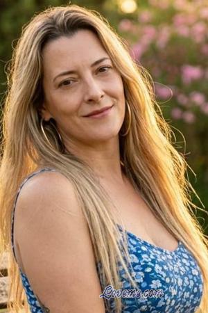 227120 - Claudia Leeftijd: 49 - Colombia