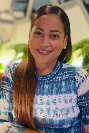 227193 - Adriana Leeftijd: 35 - Colombia