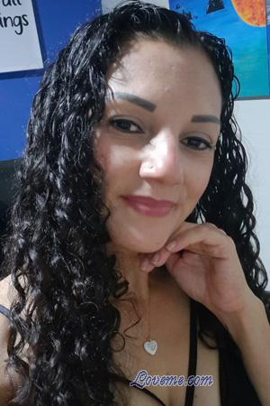 227789 - Karla Vanessa Leeftijd: 46 - Costa Rica