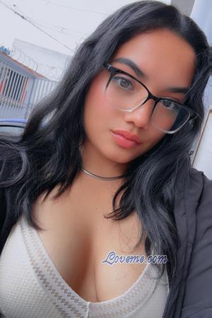 227989 - Francis Natasha Leeftijd: 26 - Costa Rica