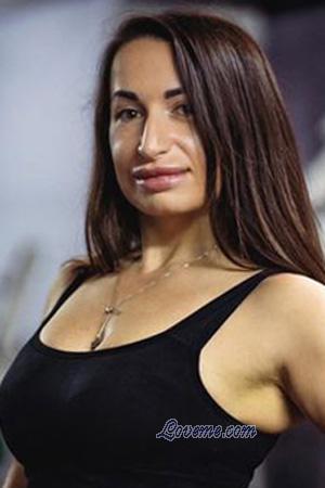 228068 - Mariia Leeftijd: 37 - Oekra&iuml;ne