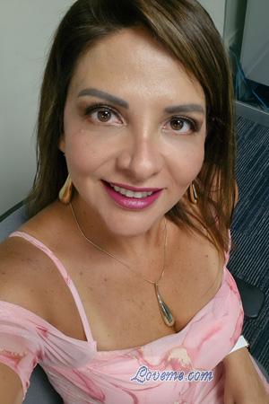 228222 - Karina Leeftijd: 51 - Peru