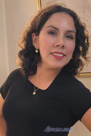 228223 - Evelyn Leeftijd: 41 - Peru