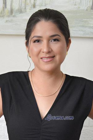 228317 - Mariana Leeftijd: 38 - Peru