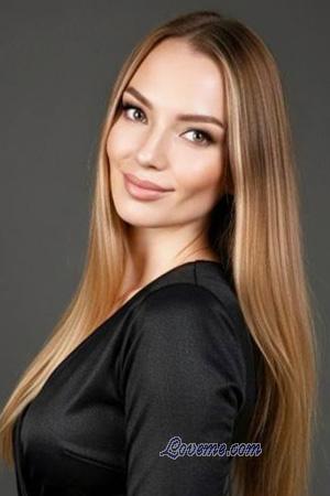 228335 - Olena Leeftijd: 36 - Oekra&iuml;ne